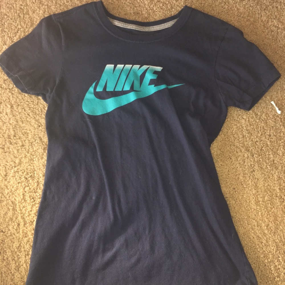 Nike t shirt.
